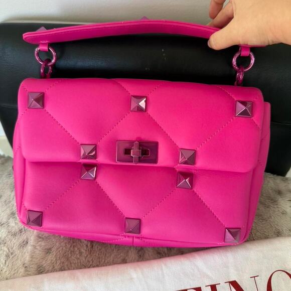 VALENTINO GARAVINI HOT PINK ROMAN STUD LARGE SHOULDER BAG - Picture 2 of 8